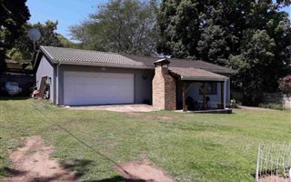2 Bedroom Garden Cottage in Ashley