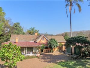 4 Bed House in Prestbury