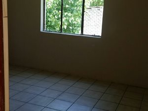 2 Bed Flat in Bramley Manor