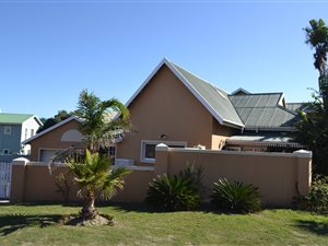 6 Bed House in Marina Martinique