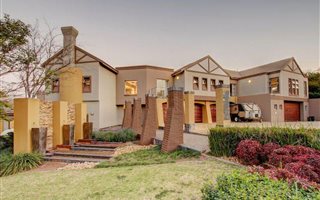 5 Bedroom House in Cornwall Hill
