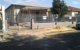 2 Bedroom House in La Rochelle