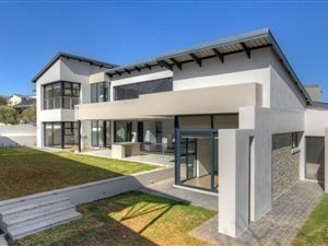 4 Bed House in Waterfall Country Village