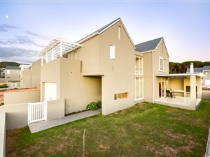 3 Bed House in Somerset Lakes