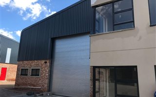 806 m² Industrial space in Clayville