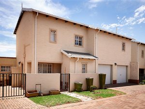 4 Bed Cluster in Noordwyk