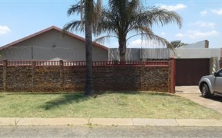 3 Bedroom House in Elandspoort