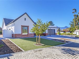 3 Bed House in Parel Vallei