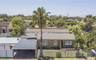 3 Bedroom House in Peerless Park