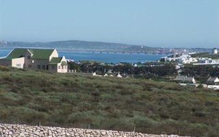 2 ha Land available in Long Acres