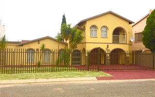 5 Bedroom House in Lenasia South