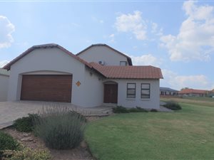 4 Bed House in Bronkhorstbaai