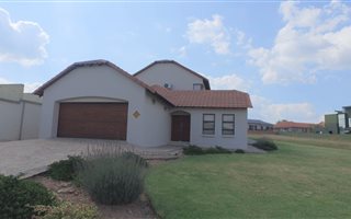 3 Bedroom House in Bronkhorstbaai