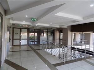 303 m² Office Space in Greenstone Hill