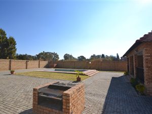 2 Bedroom Flat in Westdene