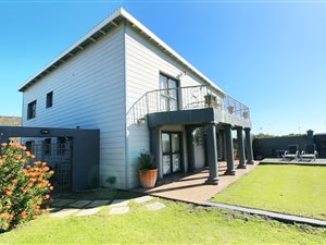 5 Bed House in Pringle Bay