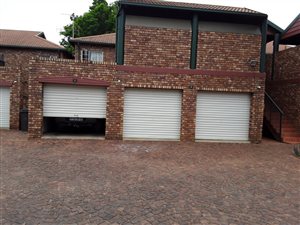 3 Bed Townhouse in Doornpoort and surrounds