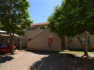 2 Bed Apartment in Silver Lakes