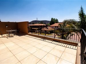 5 Bed House in Eldo Meadows