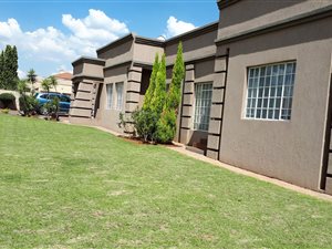 3 Bedroom House in Vanderbijlpark SE4
