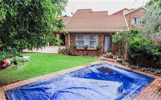 3 Bedroom Townhouse in Constantia Park