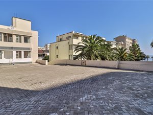 Studio Apartment in Three Anchor Bay