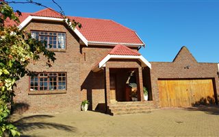 2 Bedroom House in Rome Glen
