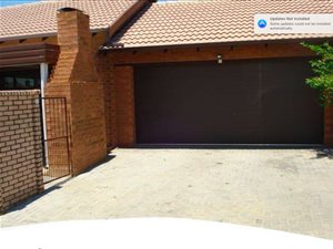 3 Bedroom Townhouse in Eldoraigne