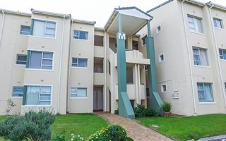 2 Bedroom Apartment in Greenways Golf Estate