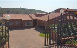 4 Bedroom House in Rangeview
