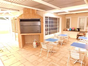 250 m² Office Space in Clubview