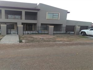 4 Bed House in Geluksdal