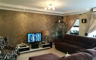 3 Bedroom Cluster in Corlett Gardens