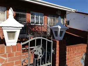 8 Bed House in Bayview