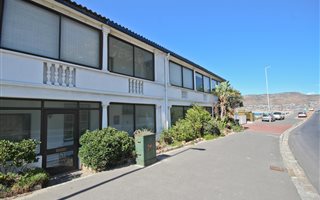 5 Bedroom House in Kalk Bay