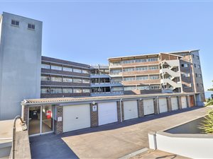 2 Bed Apartment in Athlone Park