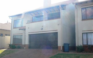 4 Bedroom Duplex in Xanadu