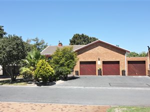 4 Bed House in Rouxville