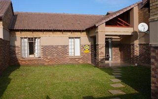 2 Bedroom Townhouse in Equestria