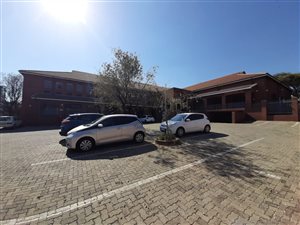 66 m² Commercial space in Monument Park