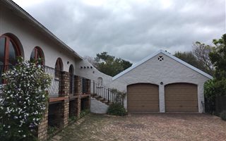 3 Bedroom House in Pearl Rise