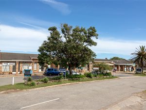 860 m² Retail Space in Kleinemonde