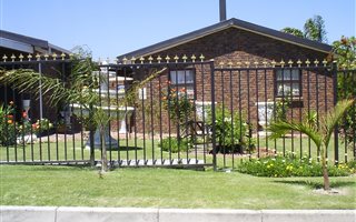 3 Bedroom House in Protea Heights