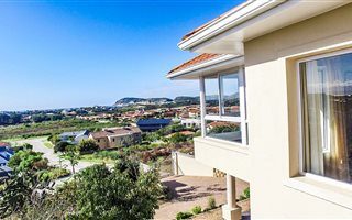 4 Bedroom House in Robberg