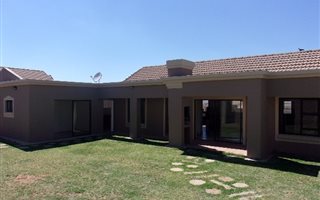 2 Bedroom Townhouse in Bergsig