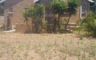 4 Bedroom House in Die Heuwel