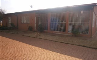 2.4 ha Farm in Hillside AH