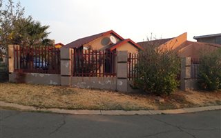 2 Bedroom House in Naturena