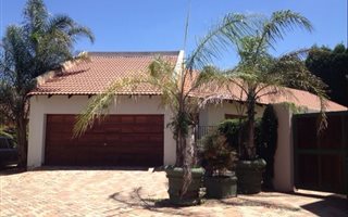 3 Bedroom Townhouse in Menlo Park