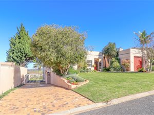 4 Bed House in Aurora